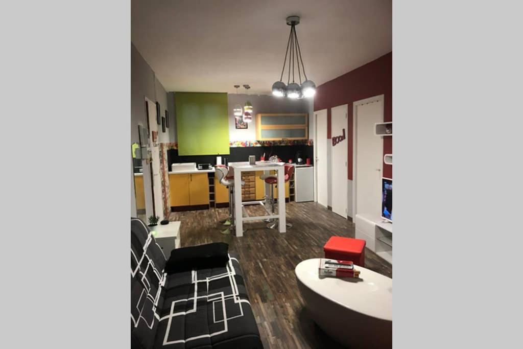 Appartement Style Pop Art Avec Garage Centre Historique Μπεζιέ Εξωτερικό φωτογραφία