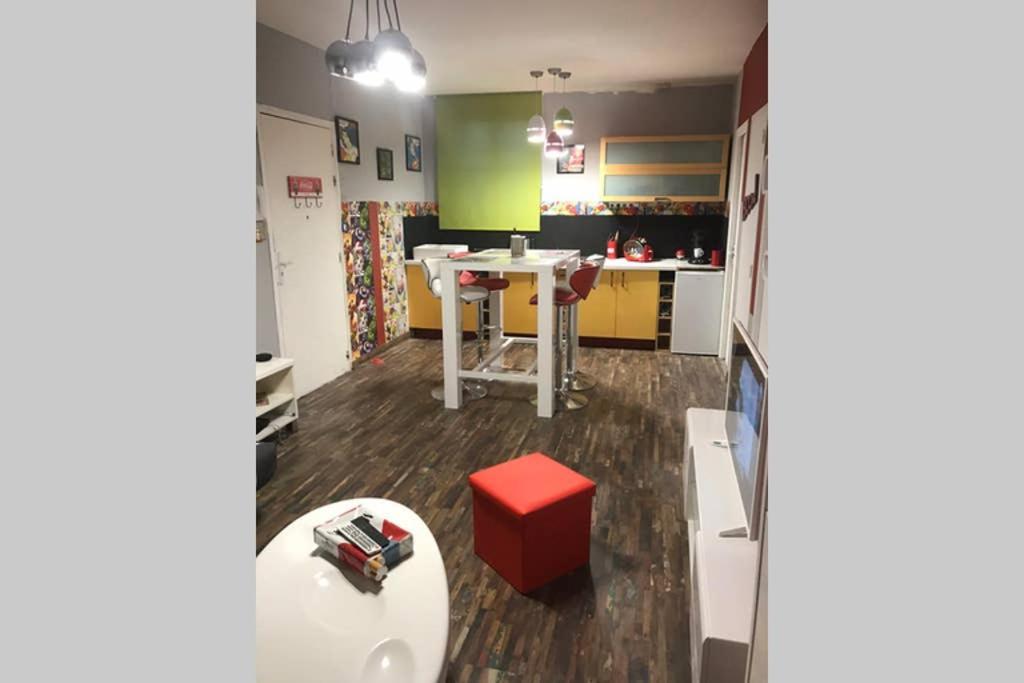 Appartement Style Pop Art Avec Garage Centre Historique Μπεζιέ Εξωτερικό φωτογραφία