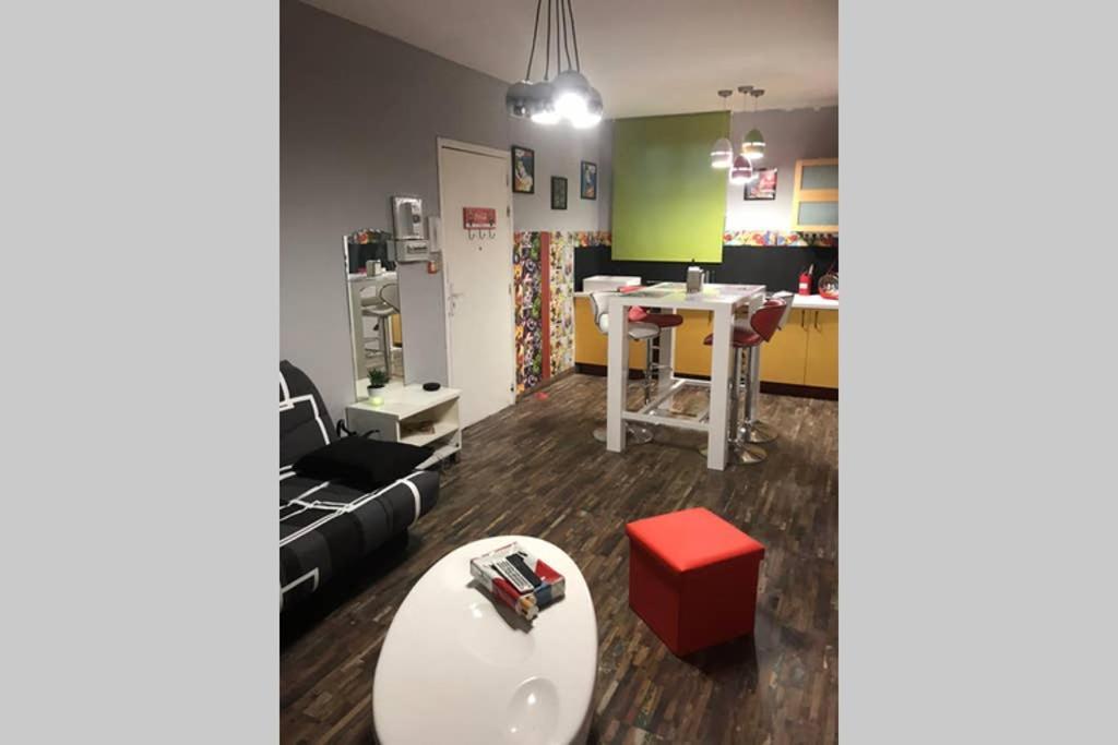 Appartement Style Pop Art Avec Garage Centre Historique Μπεζιέ Εξωτερικό φωτογραφία